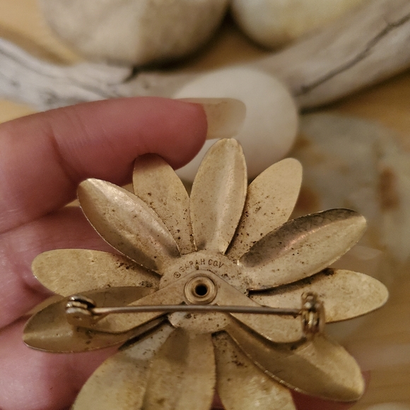 Brooch - Picture 3 of 5